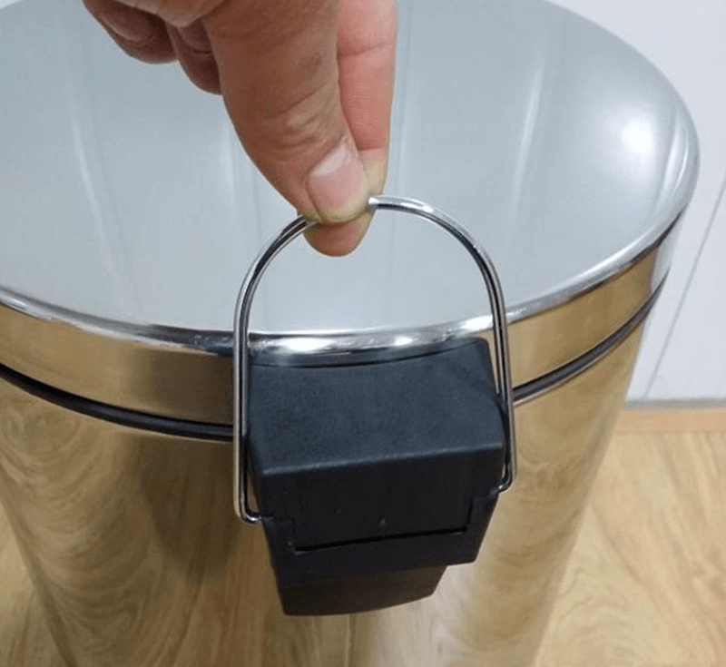 Thùng rác inox 2 ngăn không bị rỉ sét và móp méo khi dùng