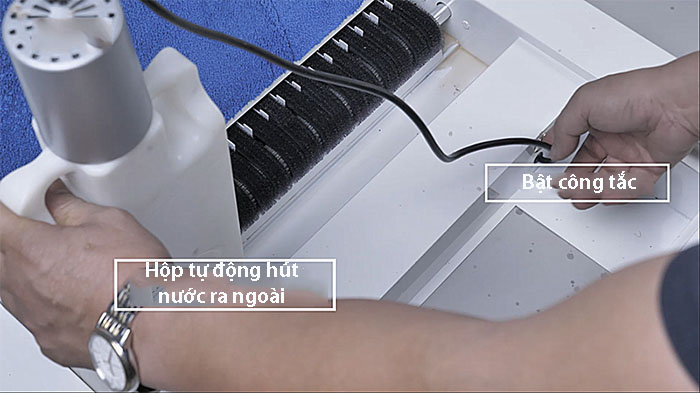 Máy làm sạch giày dép+ chức nắng khử khuẩn - Ảnh 4